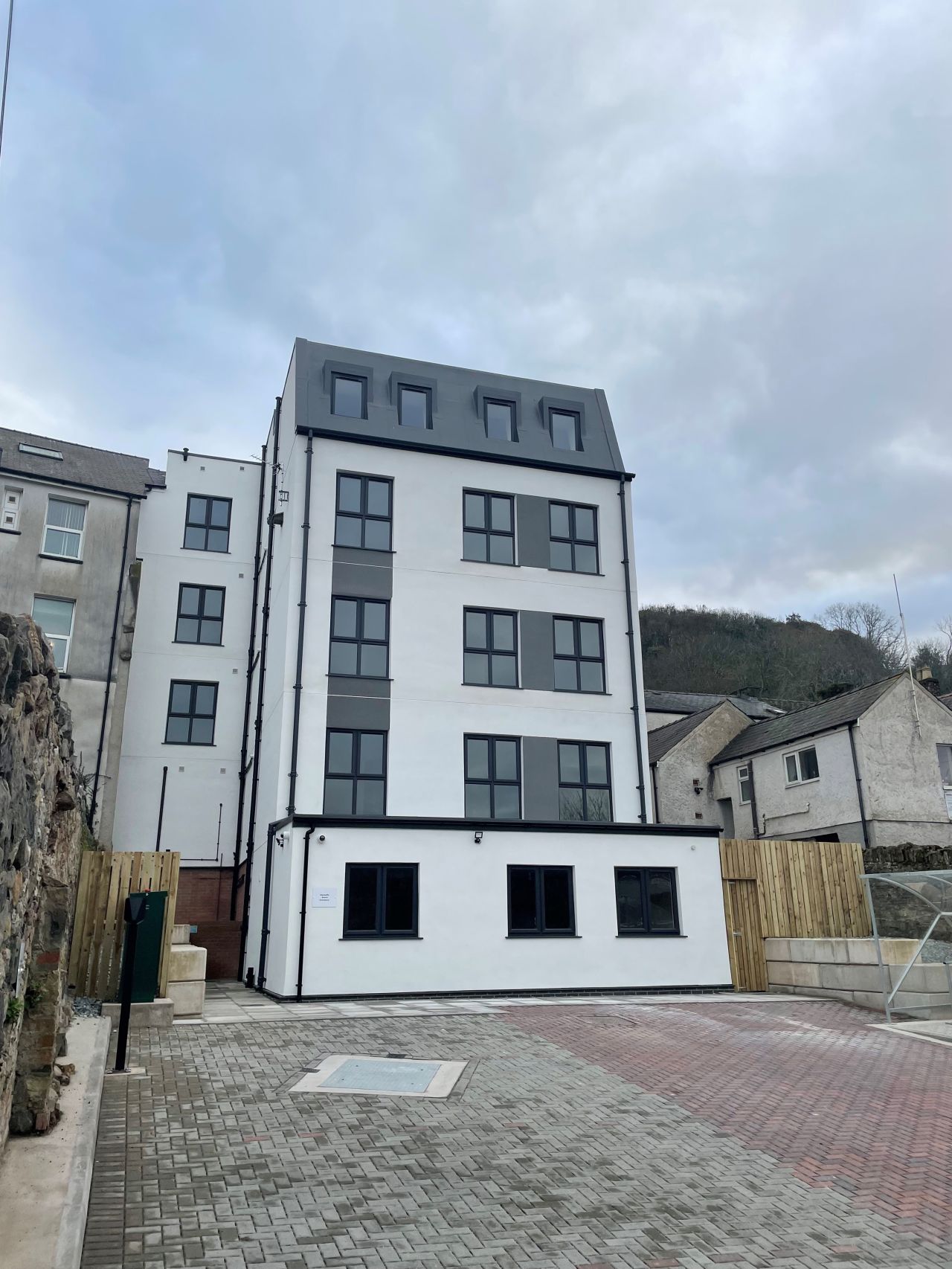 137 Stryd Fawr